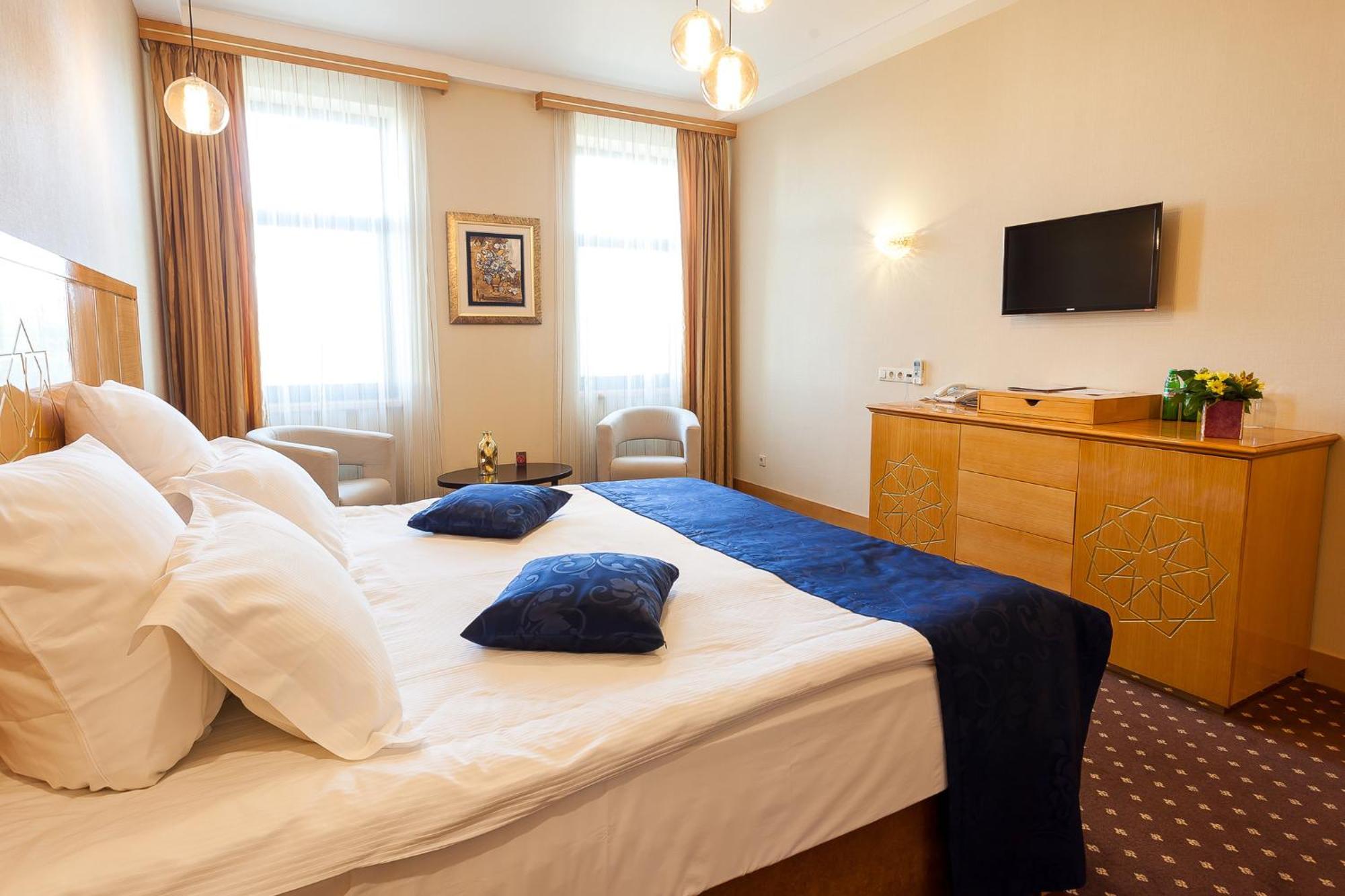 Ark Palace Hotel & Spa Odesa Room photo