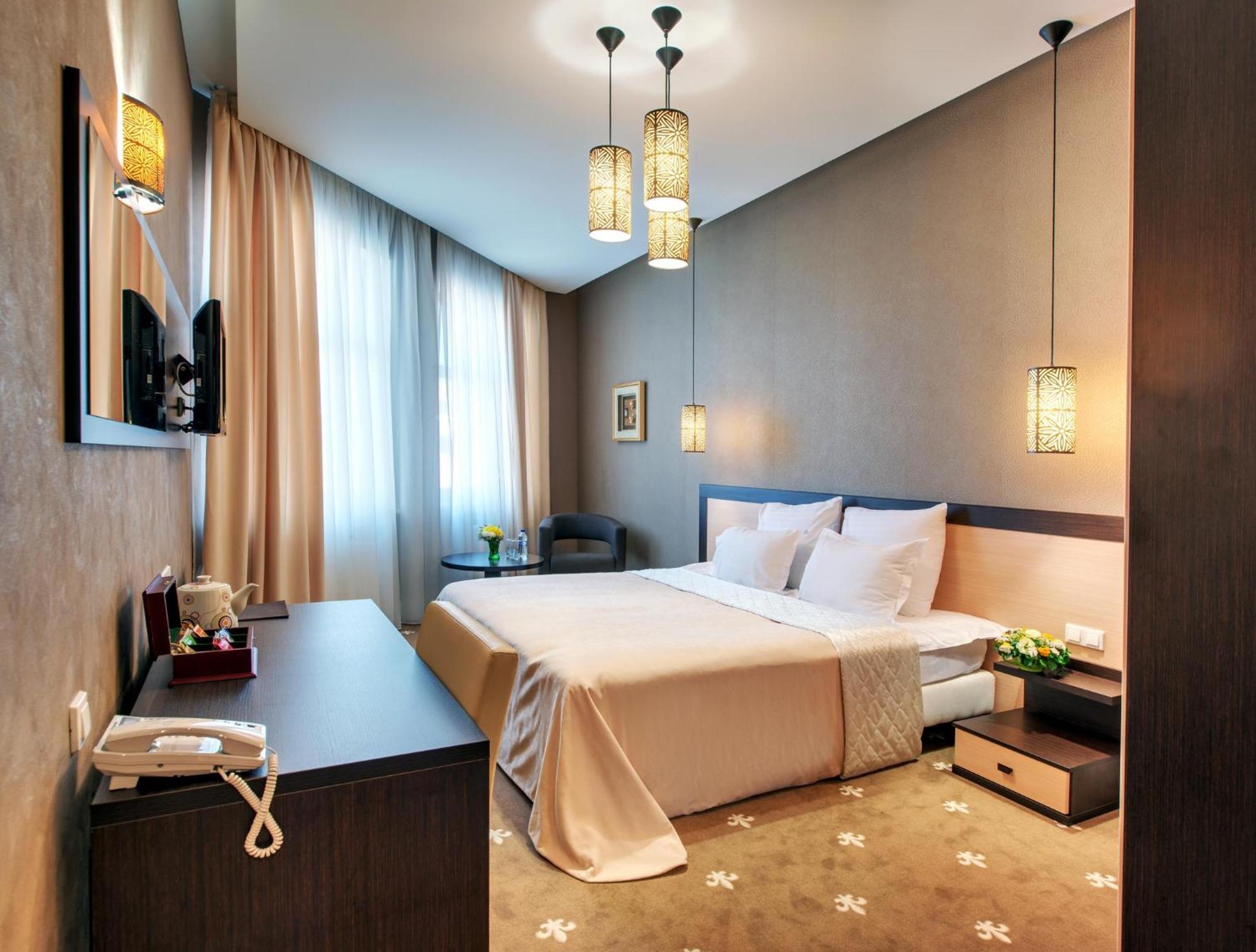 Ark Palace Hotel & Spa Odesa Exterior photo