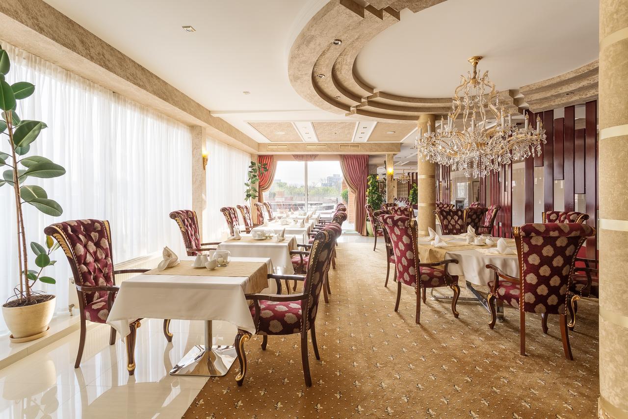 Ark Palace Hotel & Spa Odesa Exterior photo