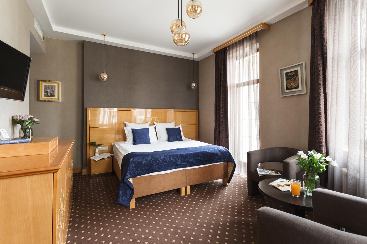 Ark Palace Hotel & Spa Odesa Exterior photo