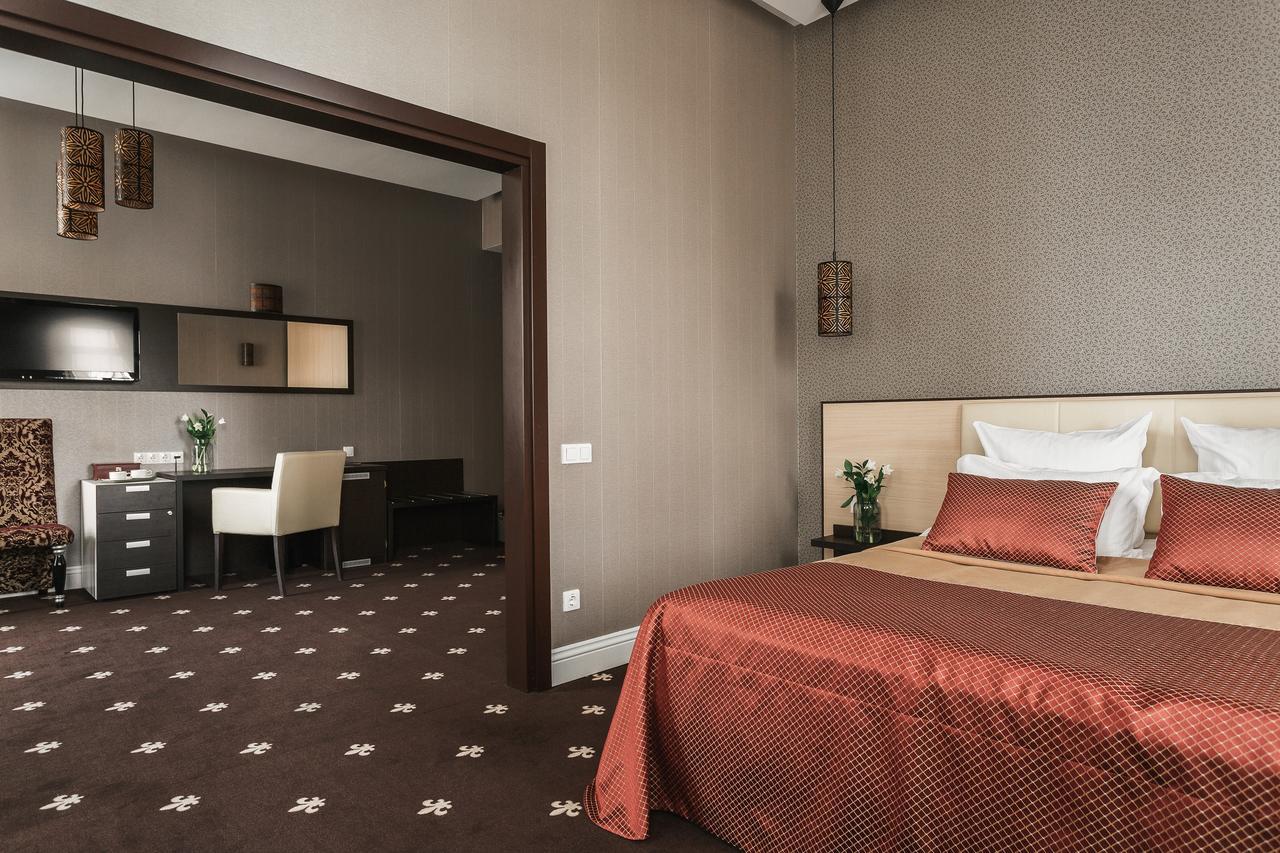 Ark Palace Hotel & Spa Odesa Exterior photo